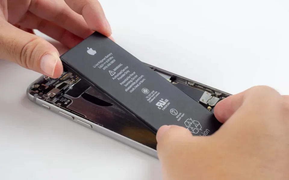 iPhone 16 Pro Max 将采用高能量密度电池与不锈钢外壳