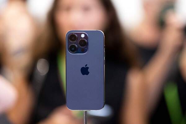 顶规旗舰 iPhone 15 Ultra 明年「涨定了」？外媒曝新功能与可能售价