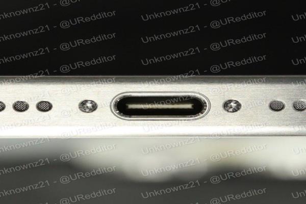 Unknownz21在推特PO出iPhone15Pro系列间谍照，证实会搭载USB-C孔。