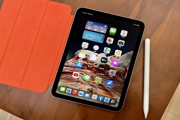 苹果近期正式在市场开卖睽违三年、终于再次更新的第六代iPadmini，以及第九代的入门款iPad。《自由电子报3C》也先行体验苹果的新款“迷你”平板，并整理其4大亮点：