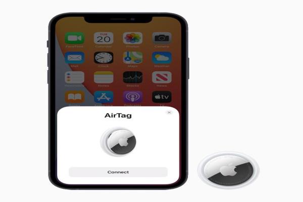 AirTag蓝牙防丢器可与iPhone快速配对，系统需为iOS14.5版或以上。