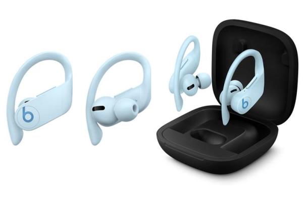 图为PowerbeatsPro无线耳机，搭苹果H1芯片、具IPX4等级抗汗抗水，左右耳塞均提供最长可达9小时的聆听时间。官网建议售价为7,990元。