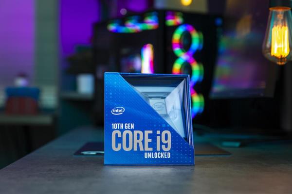 据《日经》消息，由于通膨压力，以及材料成本增加，今年稍晚Intel将针对旗下多款处理器调涨售价，幅度达到10~20%，这也意味着未来采用Intel处理器的电脑产品，很可能将会有所调涨。