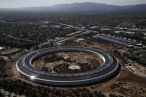 苹果总部ApplePark建筑采用巨型环状的吸睛设计。