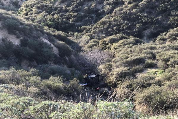 一名妇女日前行驶在加州圣贝纳迪诺一处小路上，意外掉进一旁约61公尺深的山谷中身受重伤，竟是透过iPhone内建的寻找功能顺利找到她。