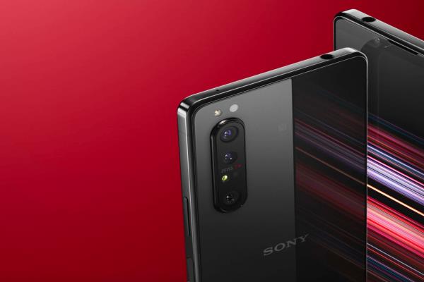 “索尼的一大步”！相机评测指 Sony 旗舰机大进步追平三星 Note