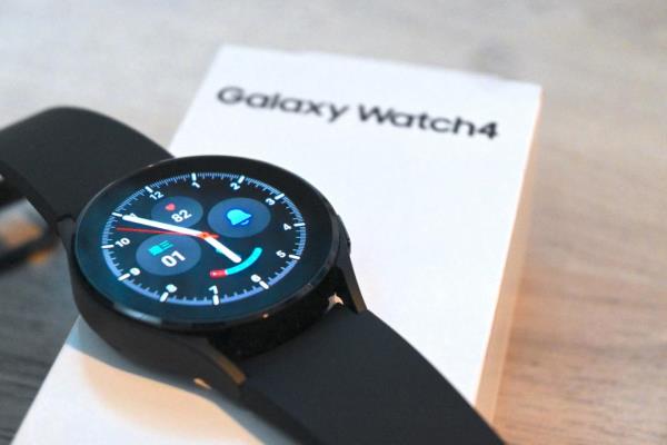 三星智慧手表 Galaxy Watch 4 开箱体验：联手 Google 潜力大增！
