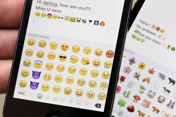 “泪流满面”仅排第三！2021网友最爱的十大Emoji 表情符号榜单揭晓