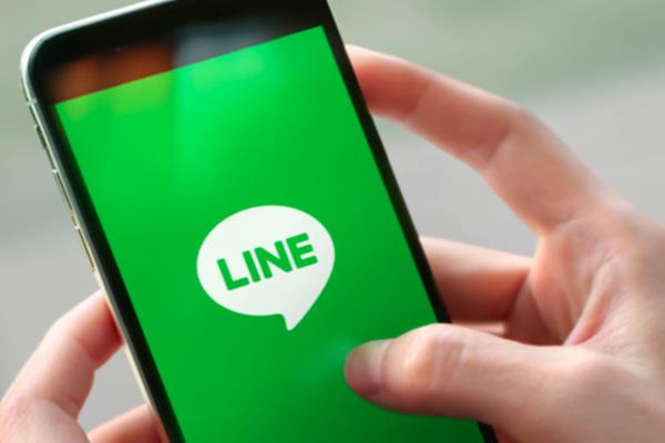LINE 聊天室输入“2组关键字”秀晒恩爱特效！iOS与电脑版都能用