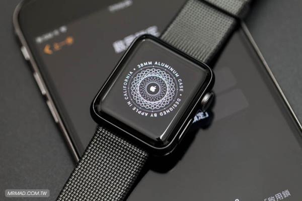 最新一代 Apple Watch Series 2 开箱与功能介绍！